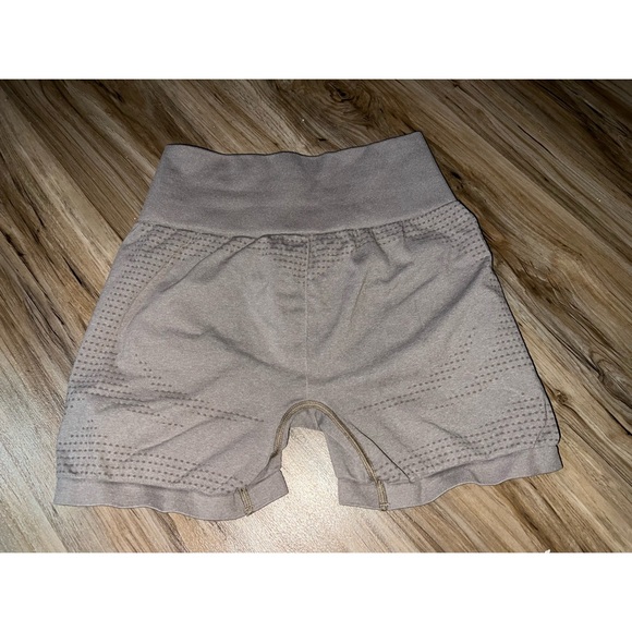 Gymshark Shorts - Picture 2 of 2